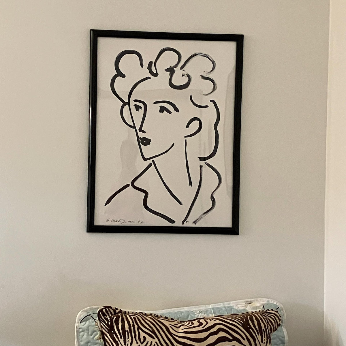 Minimalist Line Art Woman Digital Download