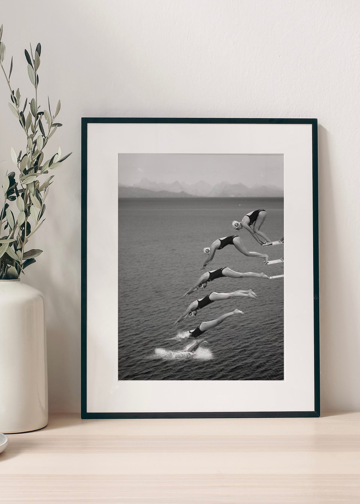 Synchronized Dive Sequence Digital Photography